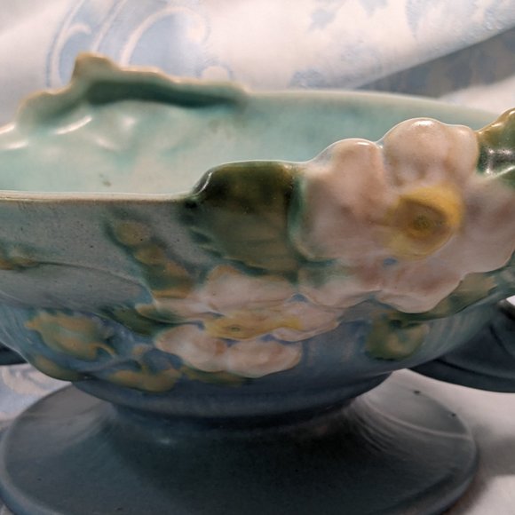 Americana History Vintage Roseville Pottery White Rose On Blue Basket #362-8 - Picture 3 of 10